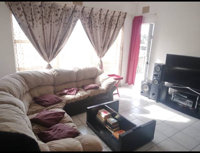 2 BEDROOM APARTMENT FOR SALE IN VANDERBIJLPARK CE 2